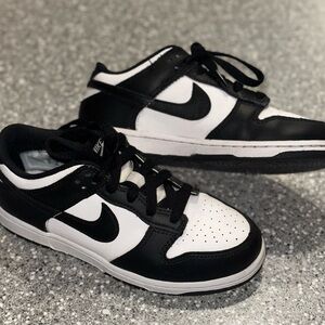 Nike Classic Black and White Low-Tops